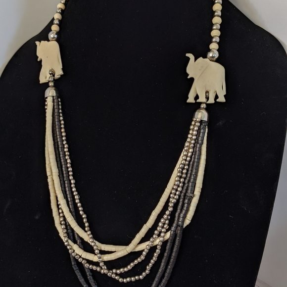 Wooden Animal Necklace - Picture 3 of 7